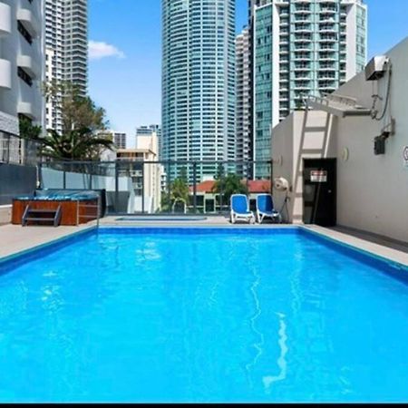 Apartamento Fabulous Sea Views In The Heart Of Surfers Gold Coast Exterior foto
