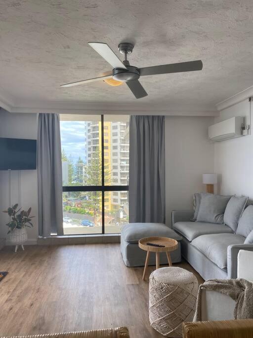Apartamento Fabulous Sea Views In The Heart Of Surfers Gold Coast Exterior foto
