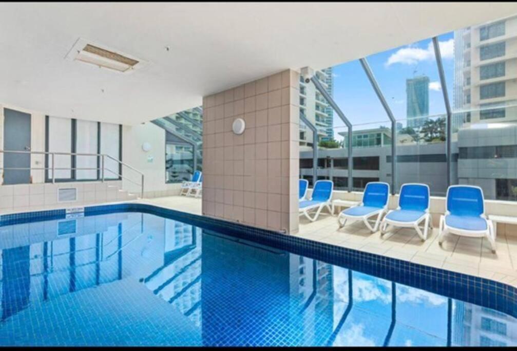 Apartamento Fabulous Sea Views In The Heart Of Surfers Gold Coast Exterior foto